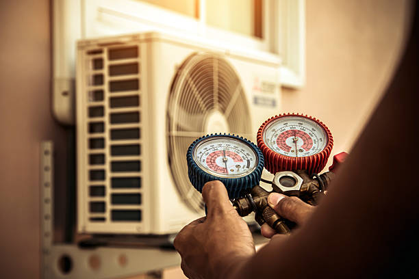 Professional Hvac Maintenance technician working in Washington, KS